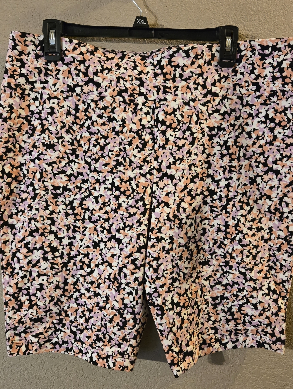 Terra & Sky Womens New Camo Petals Soft Violet Bike Shorts 1X (16W-18W) NWT